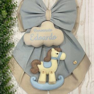 Fiocco Nascita Bimbo Nuvola e Mandorla con Ricamo e Cavallo a Dondolo