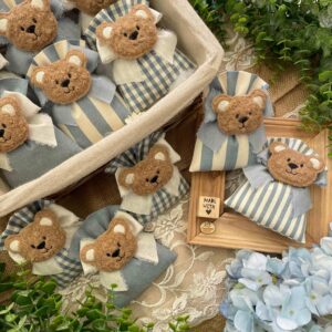 Sacchetto Sartoriale Azzurro Polvere con Orsetto Calamita in Tessuto