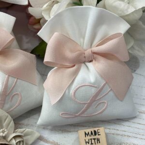 Sacchetto Sartoriale Bianco Latte con Ricamo Iniziale