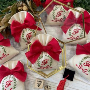 Sacchetto Sartoriale Laurea Panna con Ricamo Corona d’Alloro e Iniziale