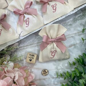 Mini Sacchetto Panna con Ricamo Iniziale Rosa Antico