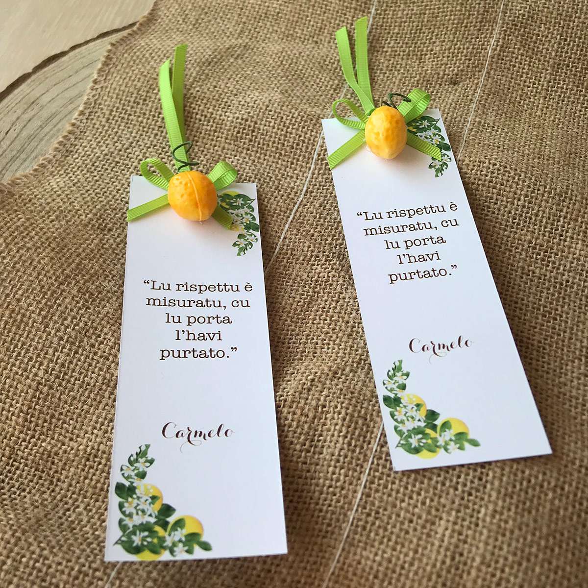 Segnaposto Personalizzato con Frase e Applicazione