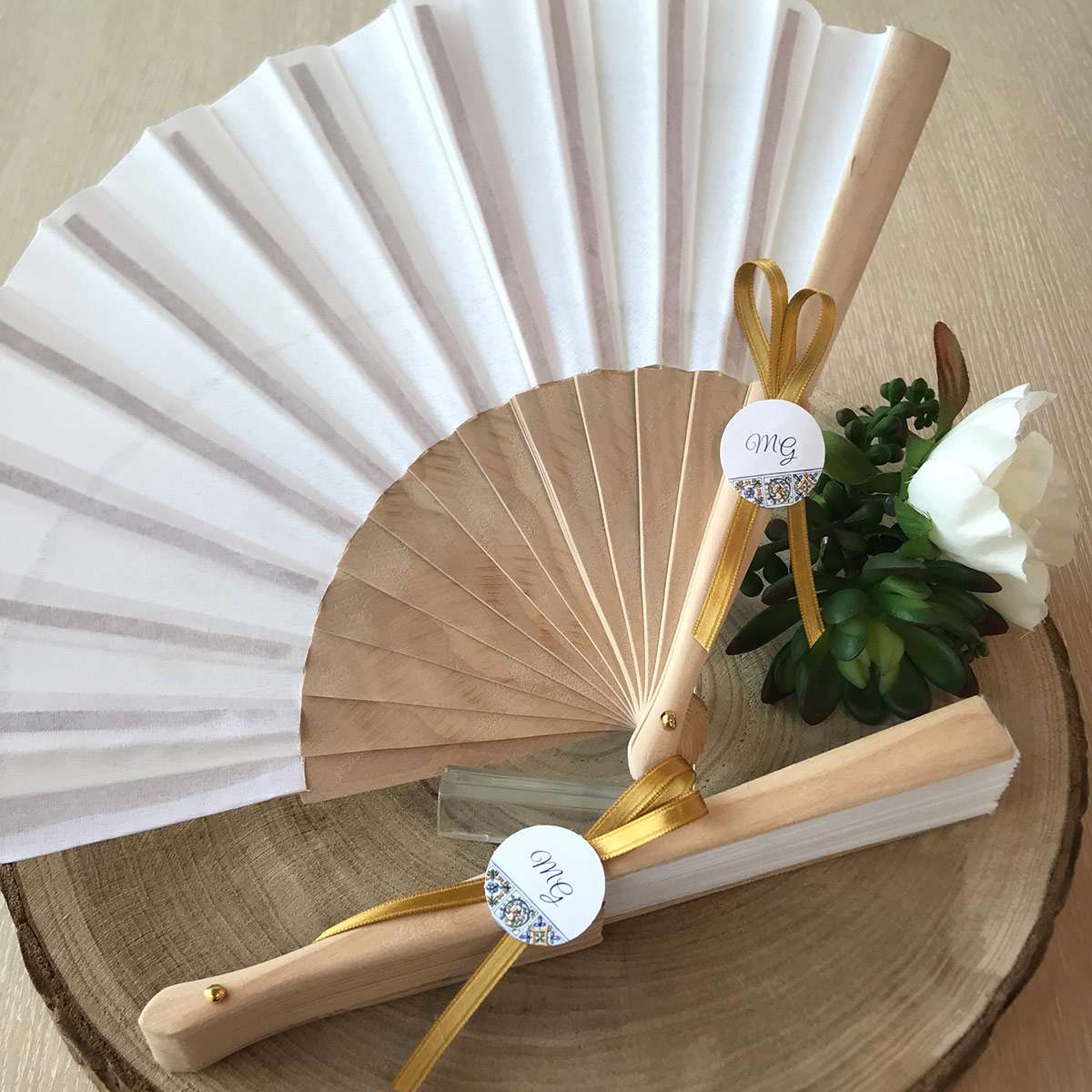 Ventaglio in Legno con Tag Personalizzato
